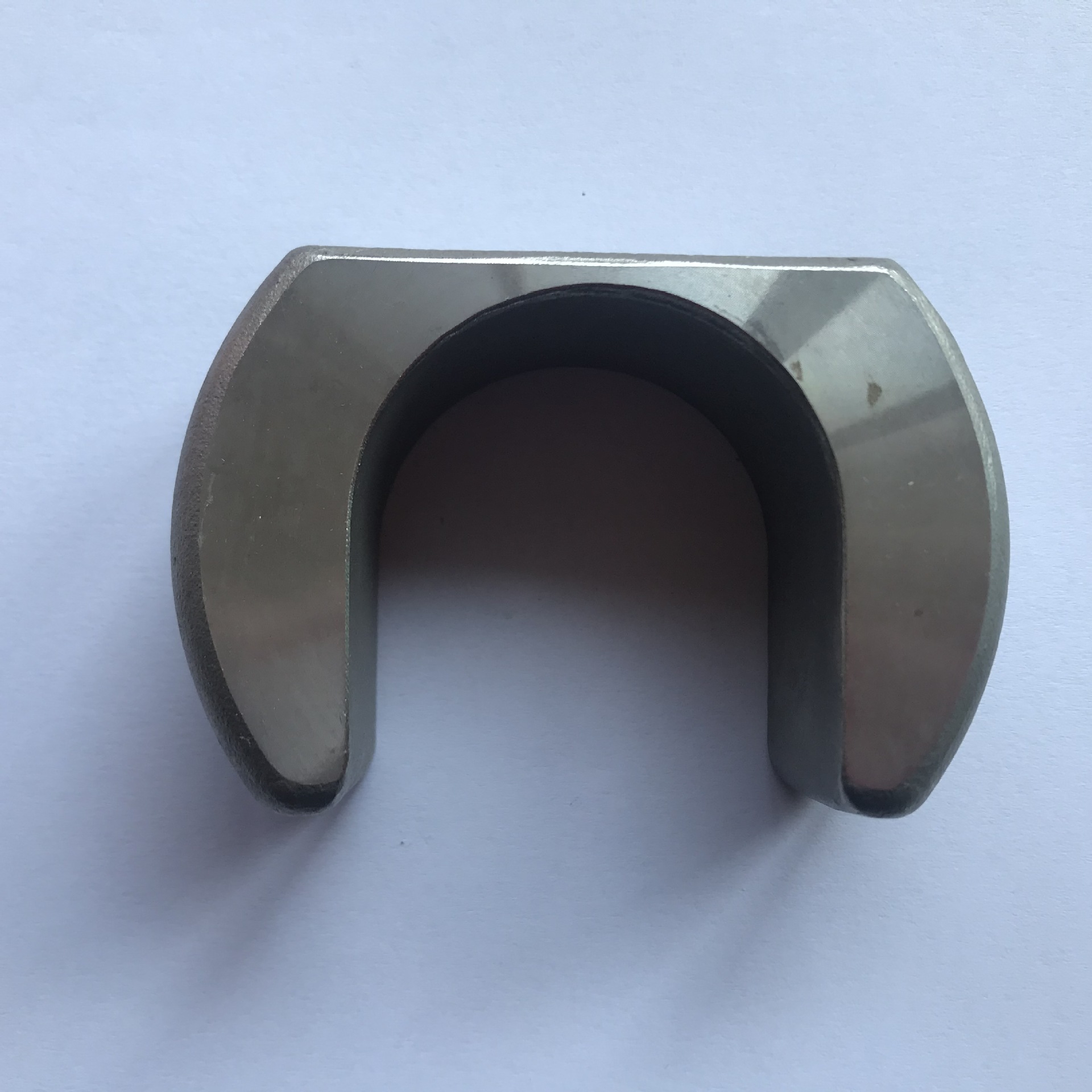 Apakah sebab penembusan dalam cangkerang yang diperbuat daripada pasir kaca air semasa proses pengacuan pelaburan?